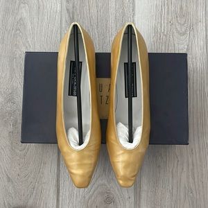 Stuart Weitzman Bentley Golden Quasar Patent heel.